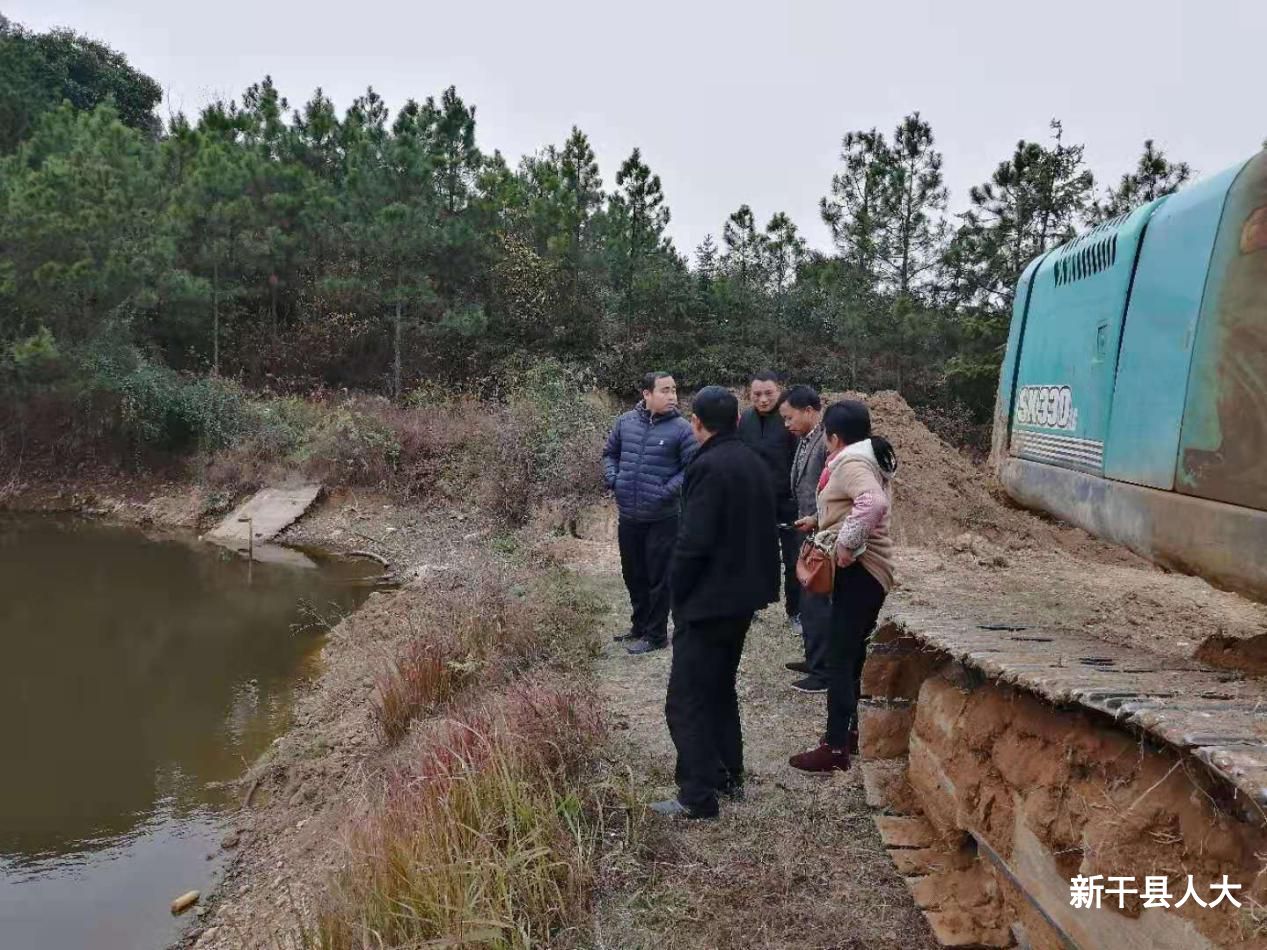 沂江乡人大代表“巡河问水” 助力河长制落实